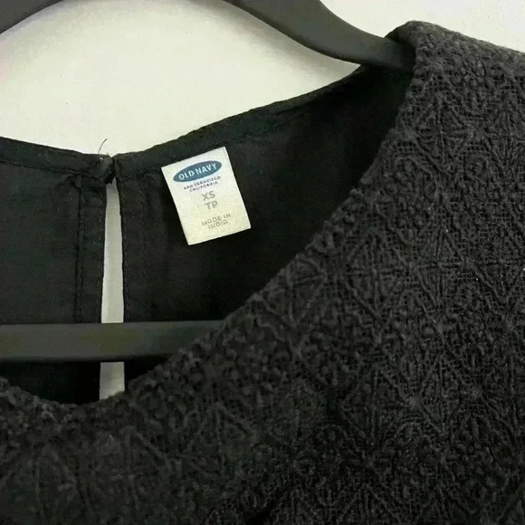 Old Navy relaxed lace-yoke top - Picture 4 of 5